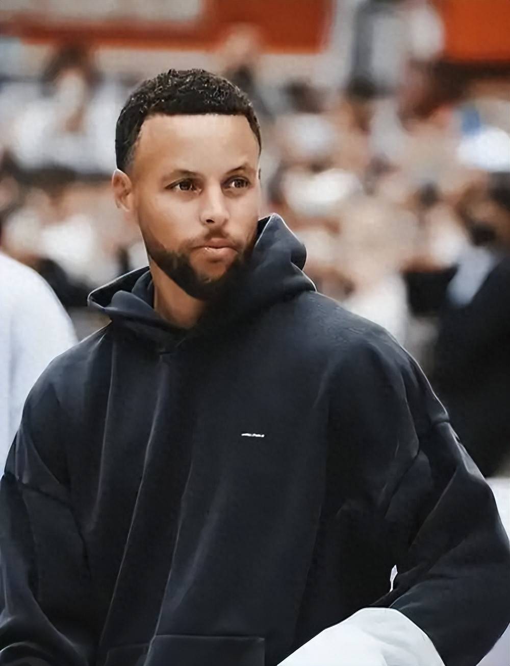 暴露出了一 暴露出了一