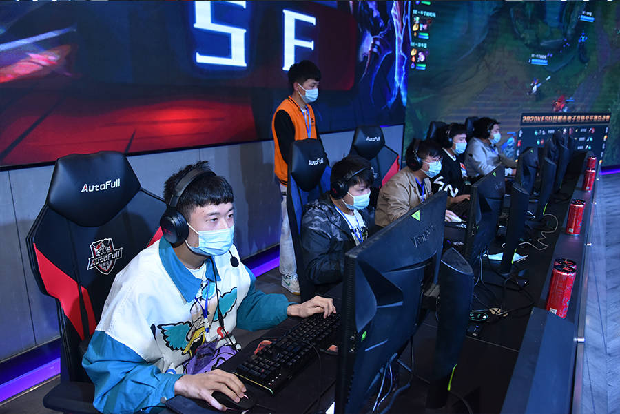 人不禁思考 人不禁思考