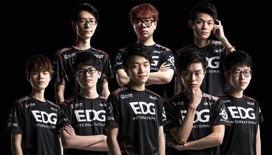 把胜利拱手 把胜利拱手